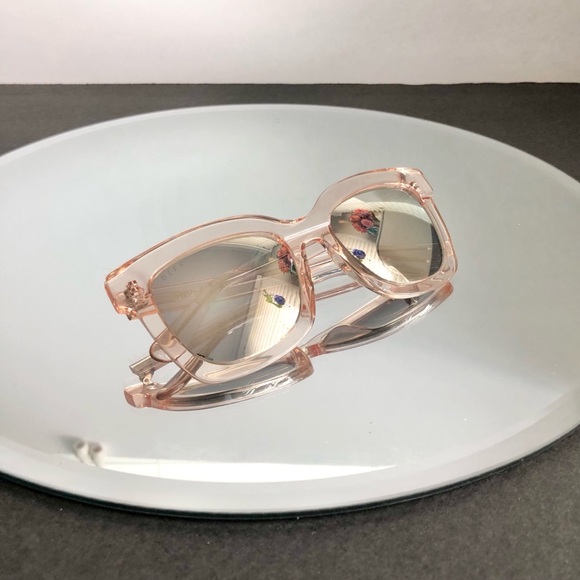 DIFF Eyewear Women Light Pink Crystal Gradient Sunglasses Bella Collection NWOT - Picture 3 of 8